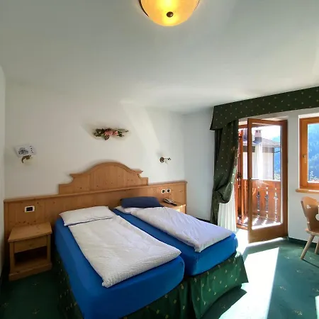 Hotel Camoscio 3*