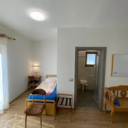 Hotel Camoscio 3*